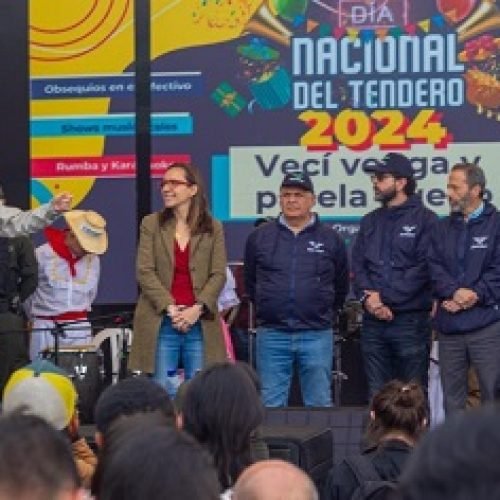 ALCALDE CARLOS GALÁN CELEBRÓ CON 8.000 COMERCIANTES EL DIA NACIONAL DEL TENDERO