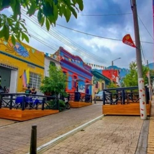 CALLE BONITA EN EL CENTRO DE BOGOTÁ: RESTAURANTES, ARTE URBANO Y MÁS